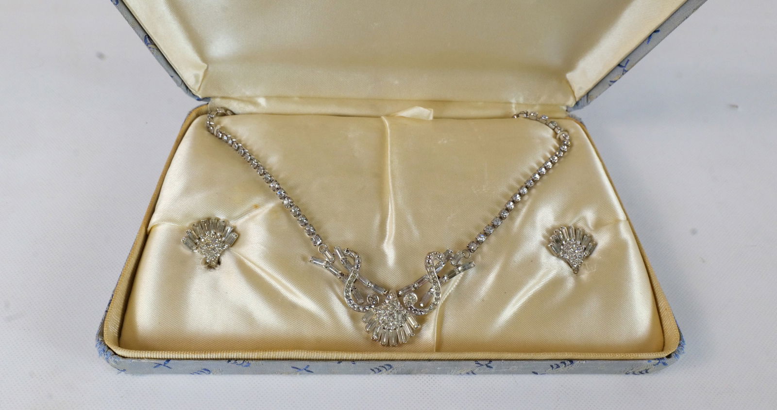 Vintage Sterling Silver and Crystal Necklace and Earring Set: Vintage Sterling Silver and Crystal Necklace and Earring Set. Necklace measures approx. 15". Comes in stained original box. All invoices must be paid within 24 hours of the sale. We offer multiple shi