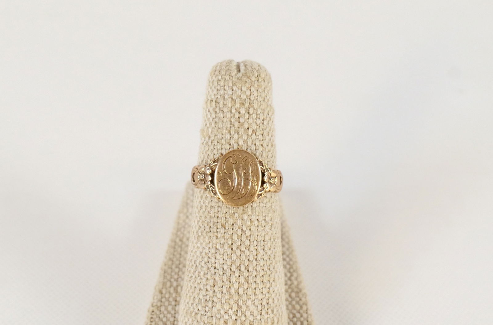 10k Signet Monogrammed Ring: 10k Signet Monogrammed Ring. Weighs approx. 2 grams. Size 5.5. All invoices must be paid within 24 hours of the sale. We offer multiple shipping options, please read the shipping terms to understand y