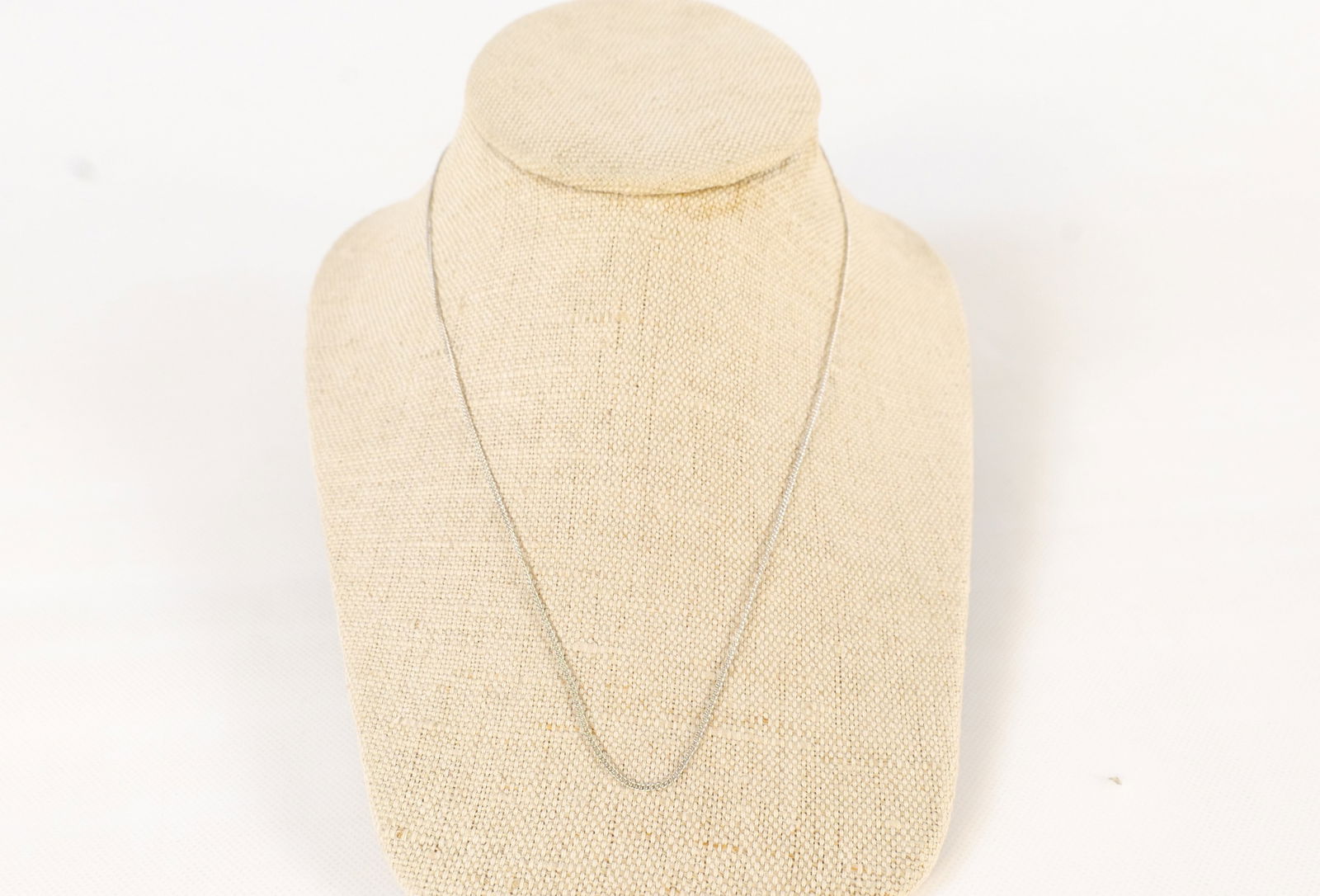 14k White Gold Chain: 14k White Gold Chain. Weighs 1.7 grams. Measures 18". All invoices must be paid within 24 hours of the sale. We offer multiple shipping options, please read the shipping terms to understand your optio