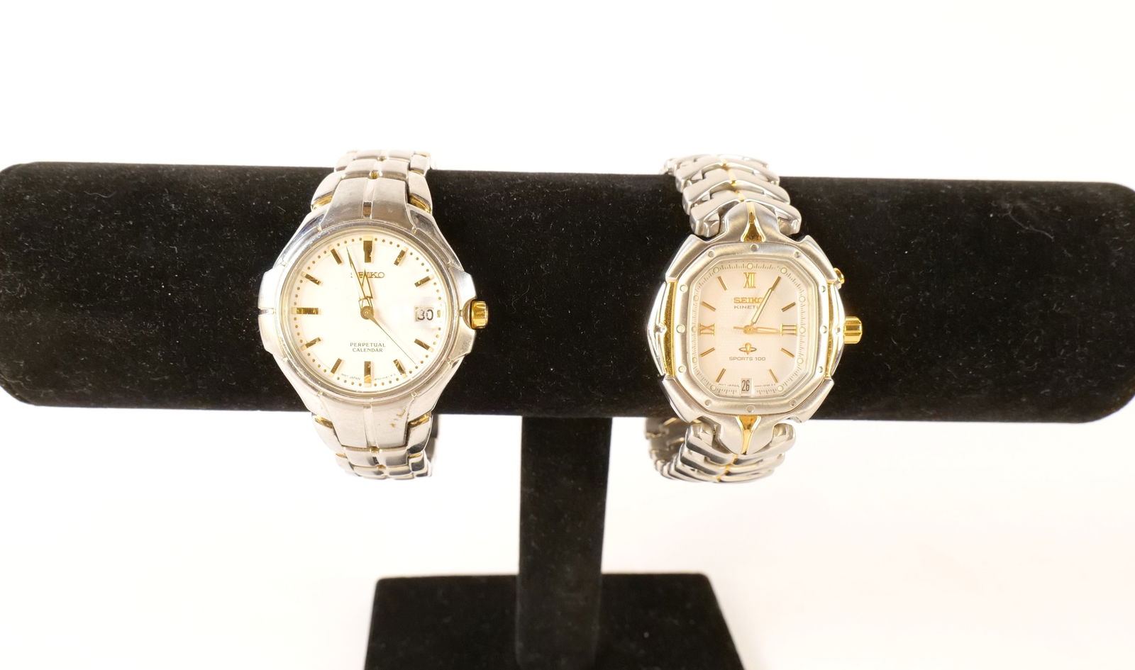 Lot of 2 Seiko Stainless Steel Watches (1 of 6)