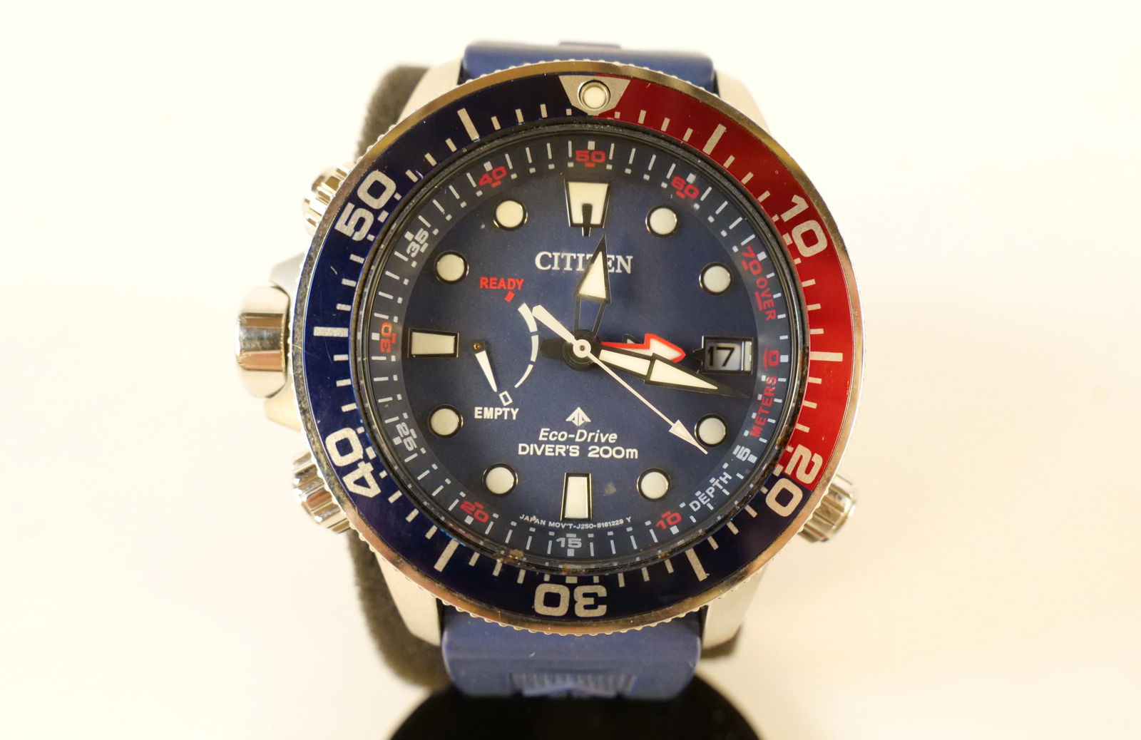 Citizen Men's Eco-Drive Promaster Aqualand 200 Meter Diver's Watch: Citizen Men's Eco-Drive Promaster Aqualand 200 Meter Diver's Watch. Luminous Hands. Comes with extra band parts - one not marked Citizen. Comes with box, outer box and paperwork. All invoices must be