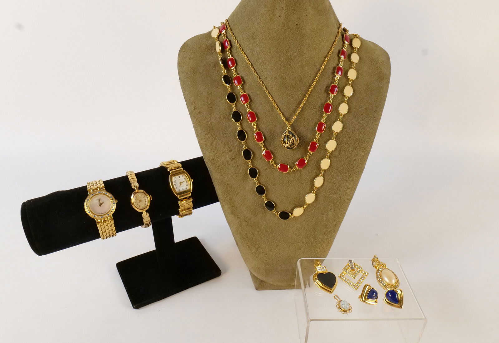 Lot of Costume Designer Jewelry (1 of 4)