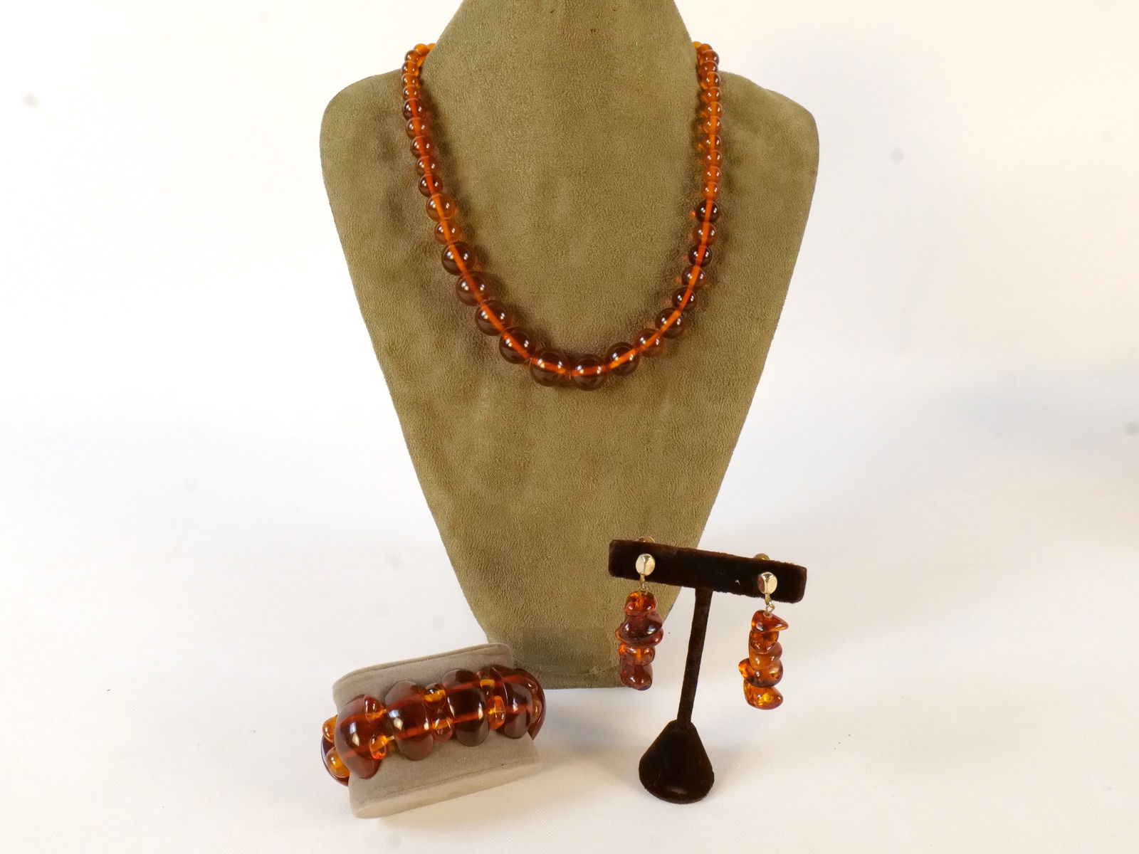 Lot of Amber Jewelry (1 of 4)