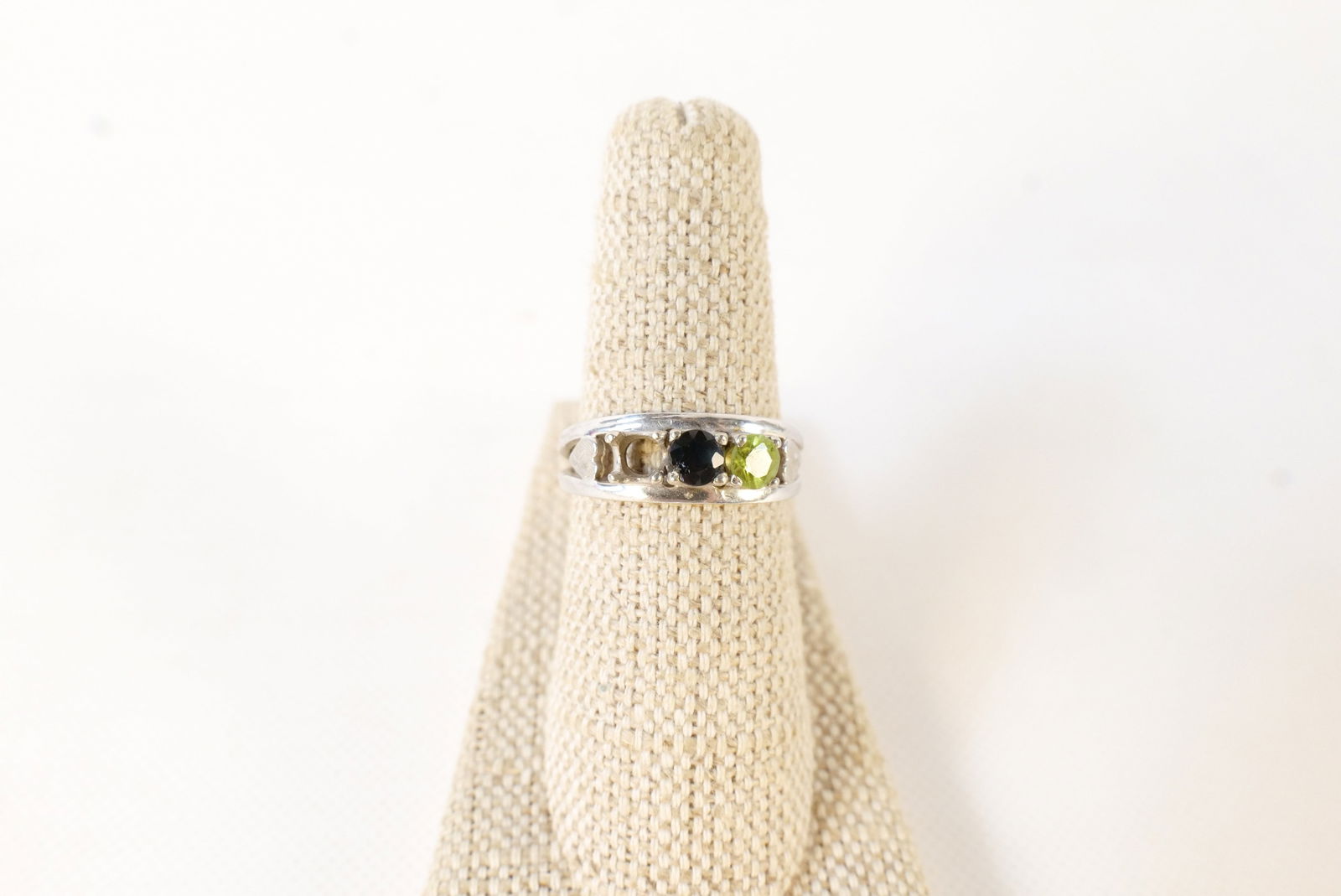 14k White Gold Mothers Ring: 14k White Gold Mothers Ring. Missing a stone. Size 7.25. All invoices must be paid within 24 hours of the sale. We offer multiple shipping options, please read the shipping terms to understand your