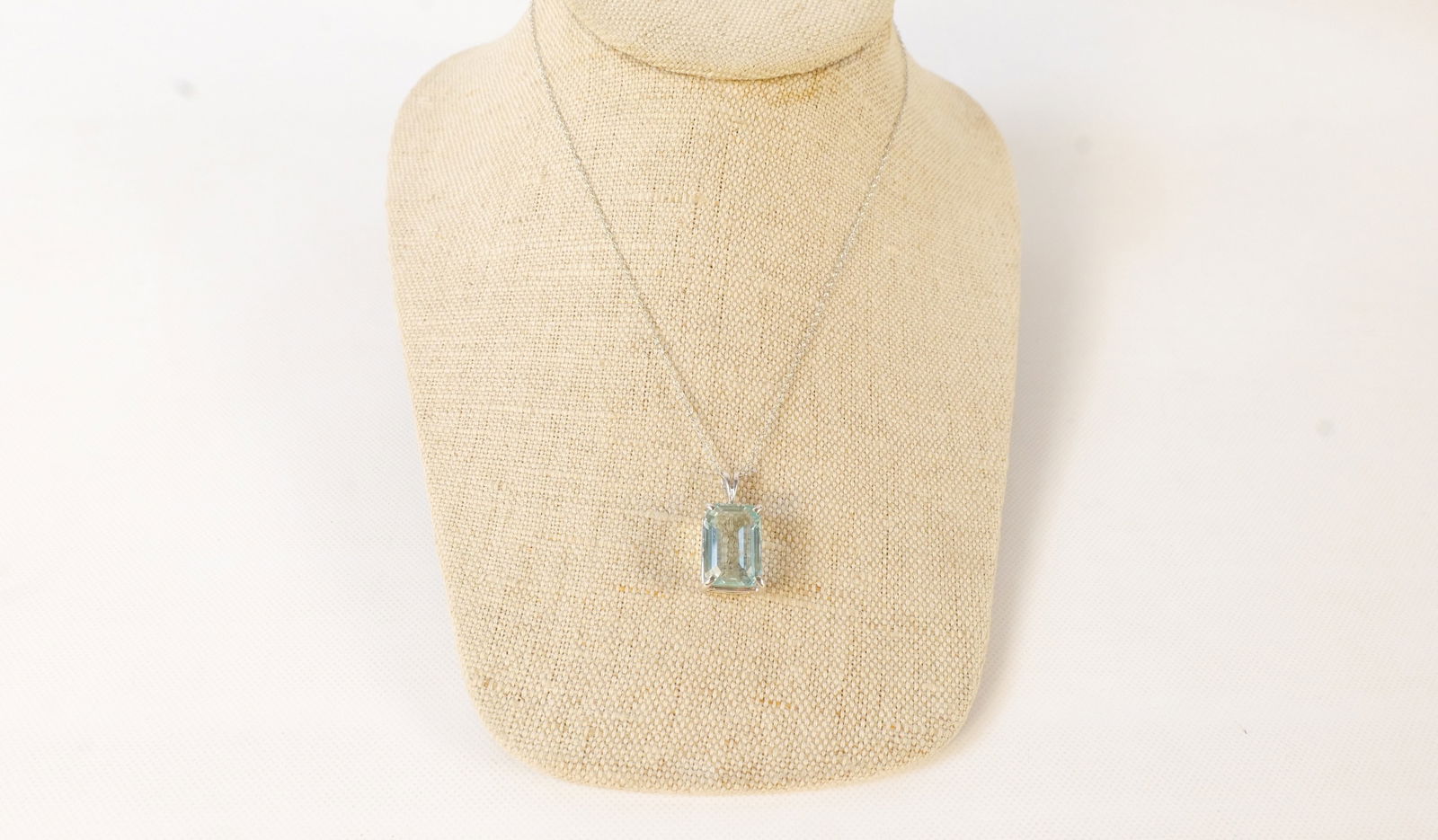 14k White Gold and Aquamarine Pendant Necklace: 14k White Gold and Aquamarine Pendant Necklace. Chain measures 15". All invoices must be paid within 24 hours of the sale. We offer multiple shipping options, please read the shipping terms to