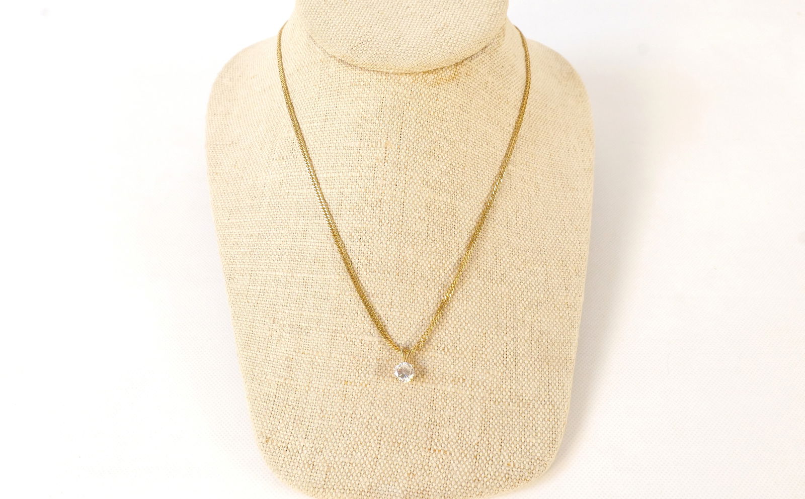 14k Yellow Gold Necklace Set with 14k and CZ Pendant: 14k Yellow Gold Necklace Set with 14k and CZ Pendant. Chain measures 21". All invoices must be paid within 24 hours of the sale. We offer multiple shipping options, please read the shipping terms to u