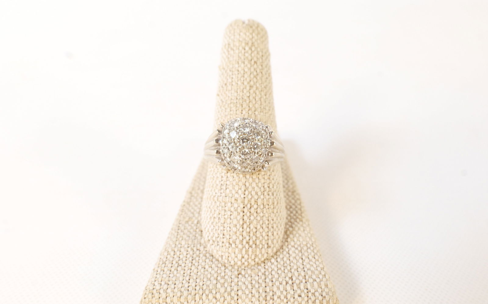 14k White Gold and Diamond Ring: 14k White Gold and Diamond Ring. Size 9.25. All invoices must be paid within 24 hours of the sale. We offer multiple shipping options, please read the shipping terms to understand your options. We als
