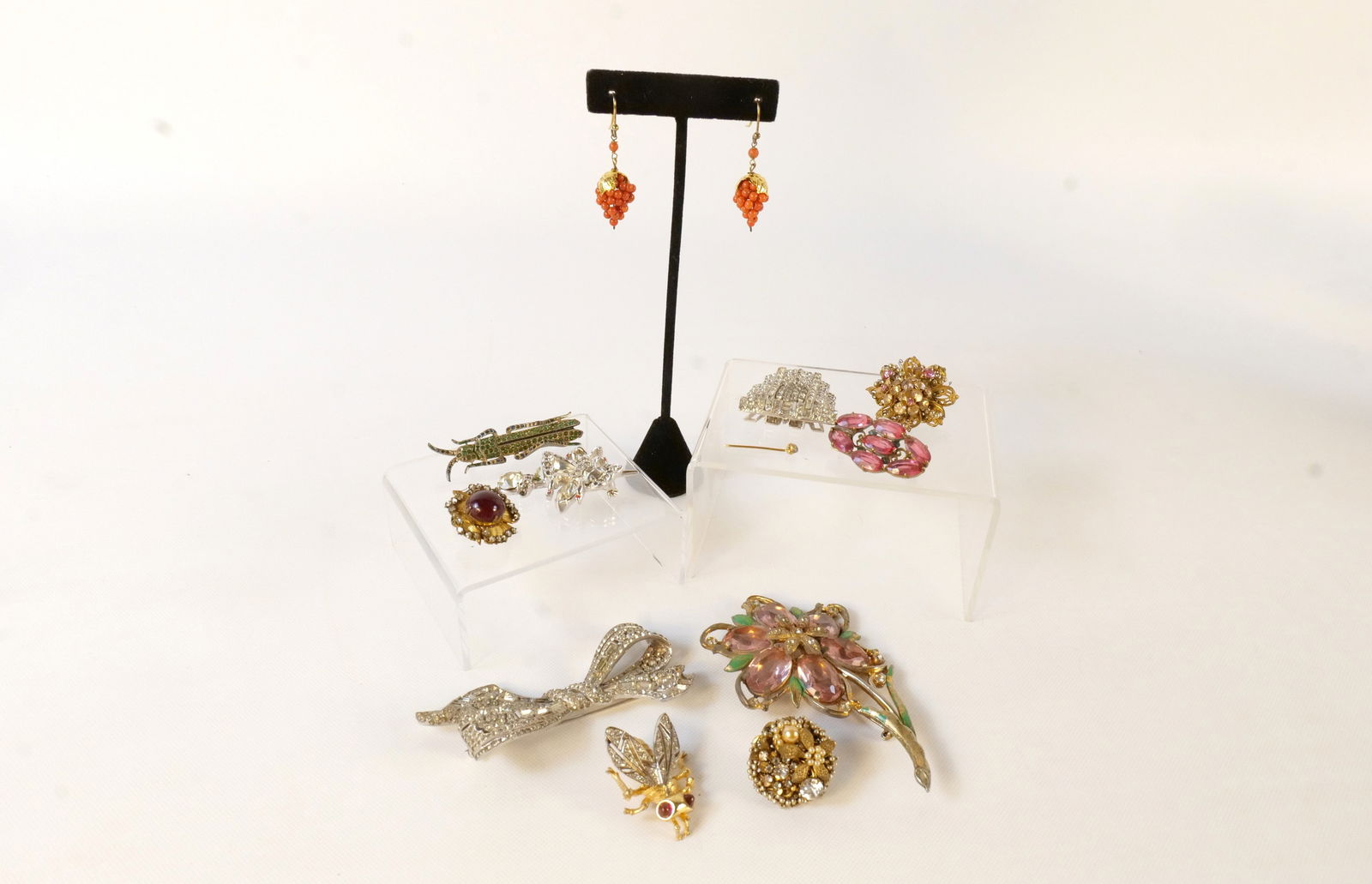 Lot of Vintage AS-IS Costume Jewelry (1 of 13)