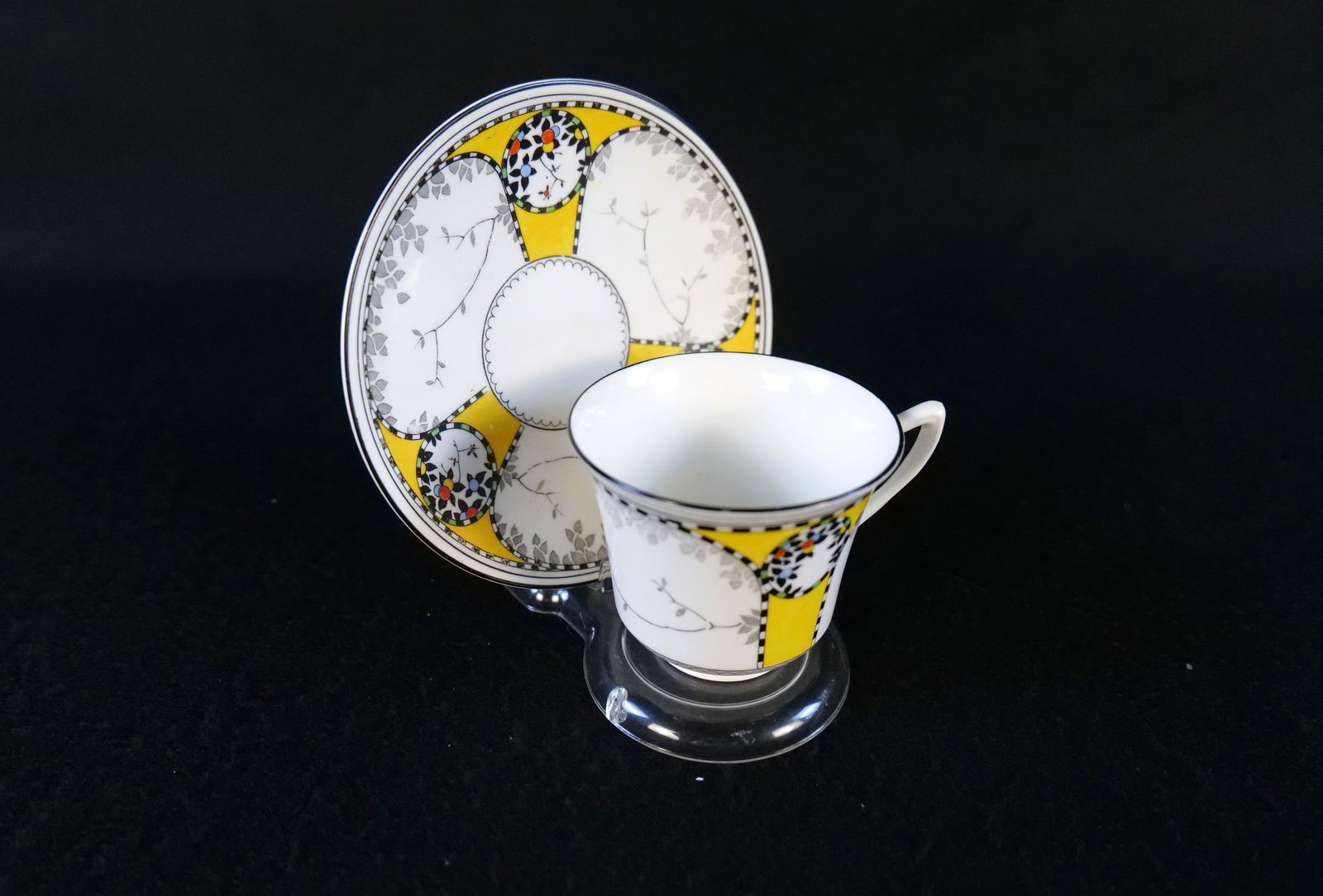 Vintage Shelley Teacup and Saucer: Vintage Shelley Teacup and Saucer - Trees and Flowers. Good Condition. All invoices must be paid within 24 hours of the sale. We offer multiple shipping options, please read the shipping terms to unde