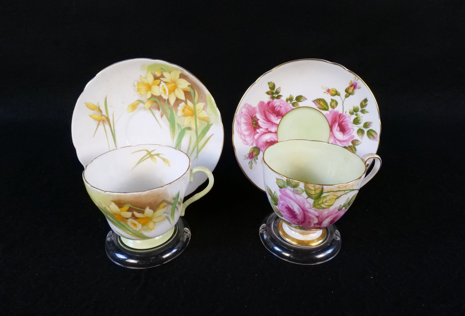 Lot of 2 Shelley Bone China Floral Teacups and Saucers (1 of 20)