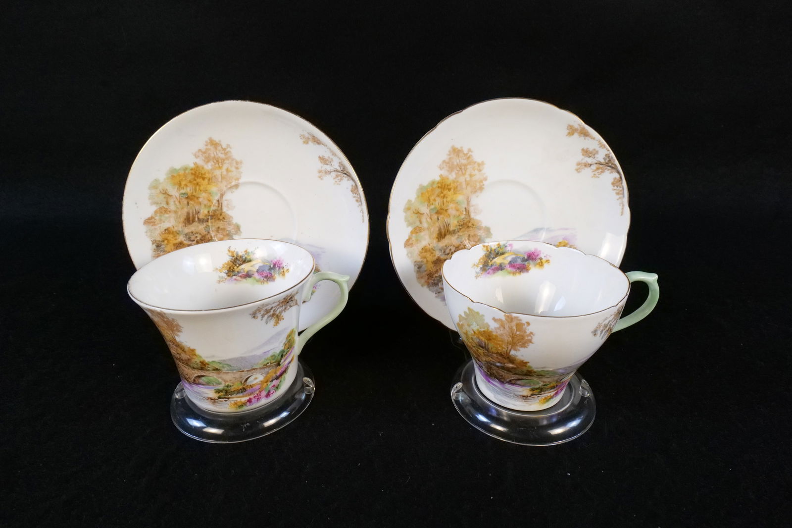 Lot of 2 Shelley Heather Pattern Teacups and Saucers (1 of 19)