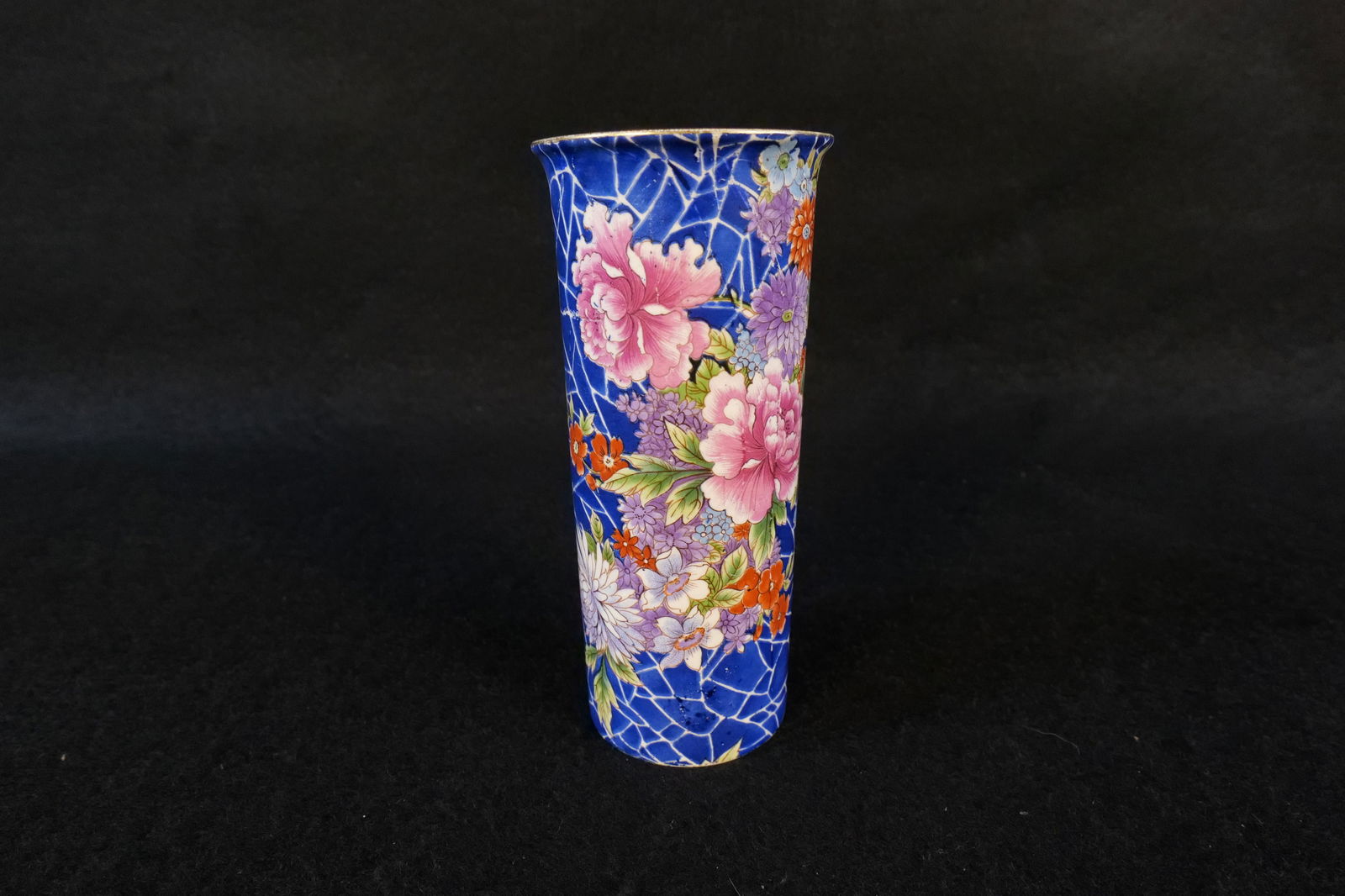 Shelley Cloisonne Pattern Cylinder Vase: Shelley Cloisonne Pattern Cylinder Vase. Measures 6" tall. All invoices must be paid within 24 hours of the sale. We offer multiple shipping options, please read the shipping terms to understand your