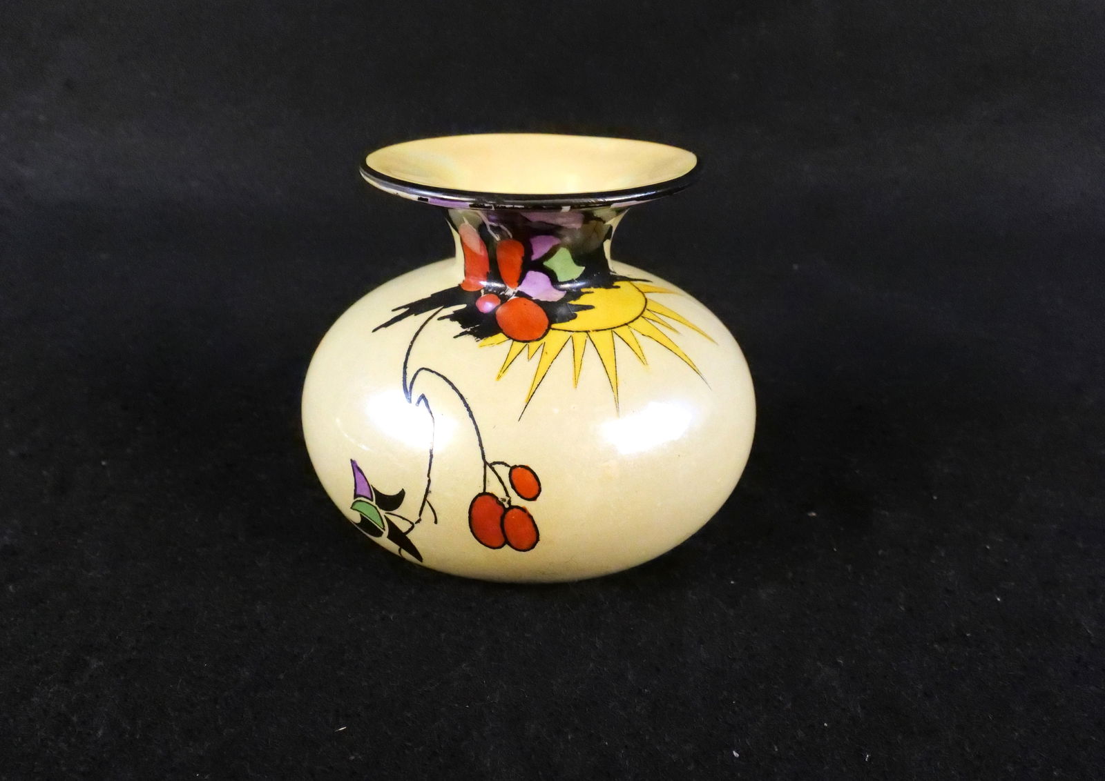 Shelley Art Deco Bulbous Vase (1 of 6)