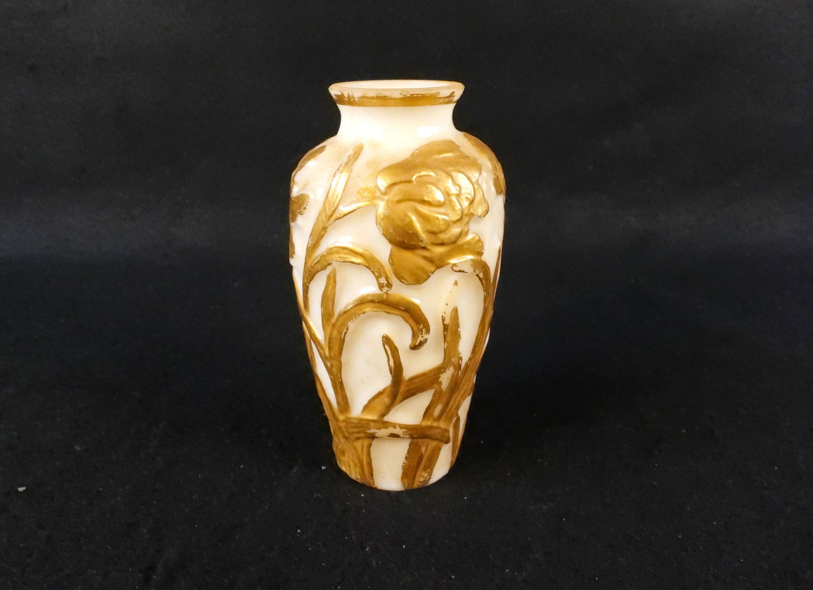 Phoenix Sculptured Art Glass Vase (1 of 7)