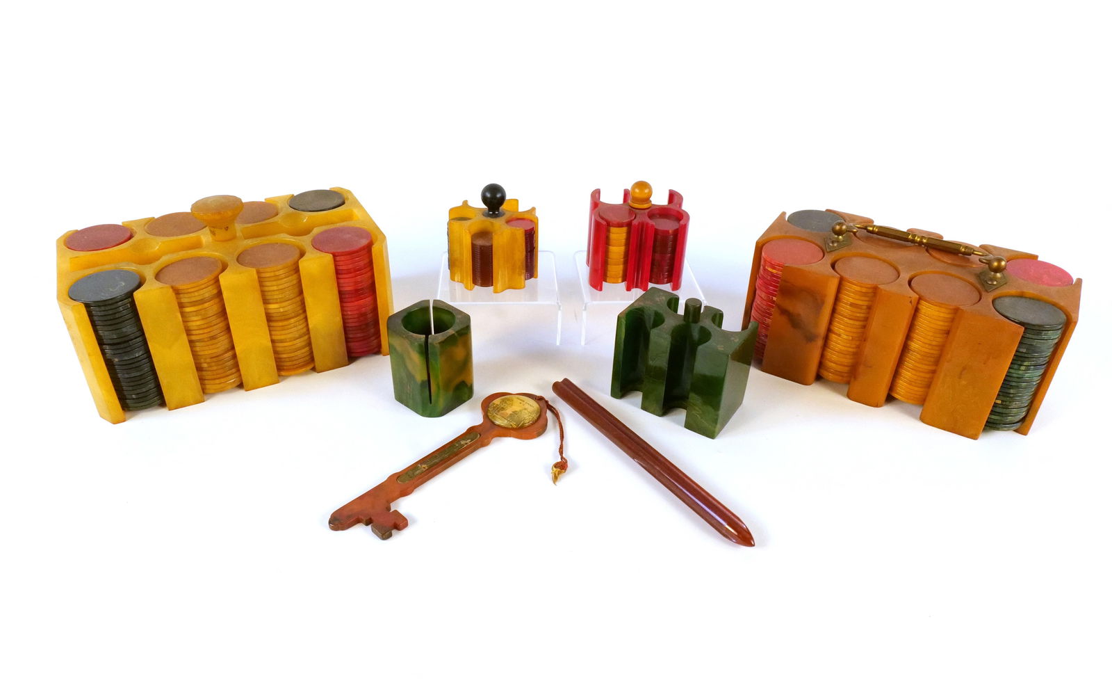 Lot of Vintage Bakelite Poker Chips and Caddy's (1 of 8)