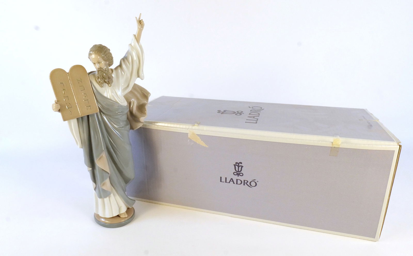 Lladro Moses and The Ten Commandments Figurine: Lladro Moses and The Ten Commandments Figurine #5170. Measures 16.25" tall x 7.5" wide. All invoices must be paid within 24 hours of the sale. We offer multiple shipping options, please read the shipp