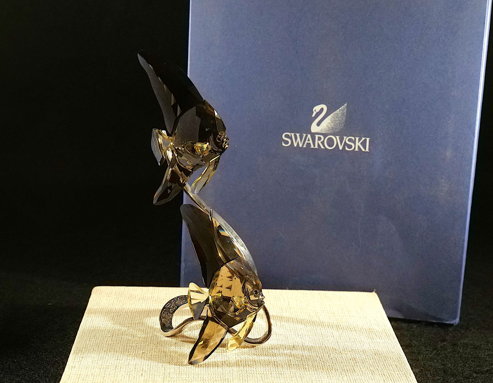 Swarovski Crystal Smokey Quartz Batfish Figurine (1 of 7)