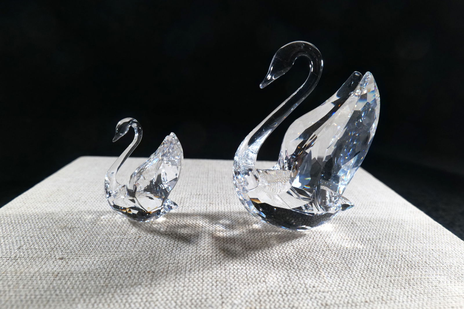Swarovski Crystal Large Swan Figurine (1 of 7)