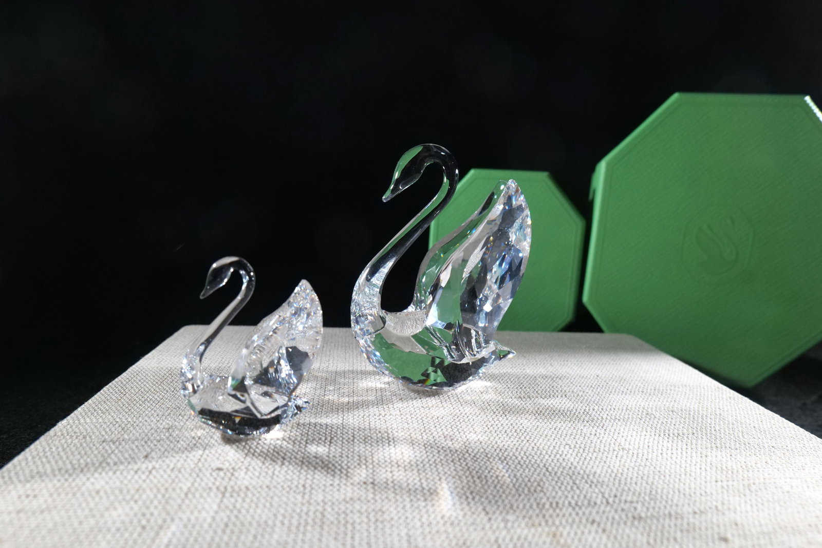 Lot of 2 Swarovski Crystal Swan Figurines (1 of 7)