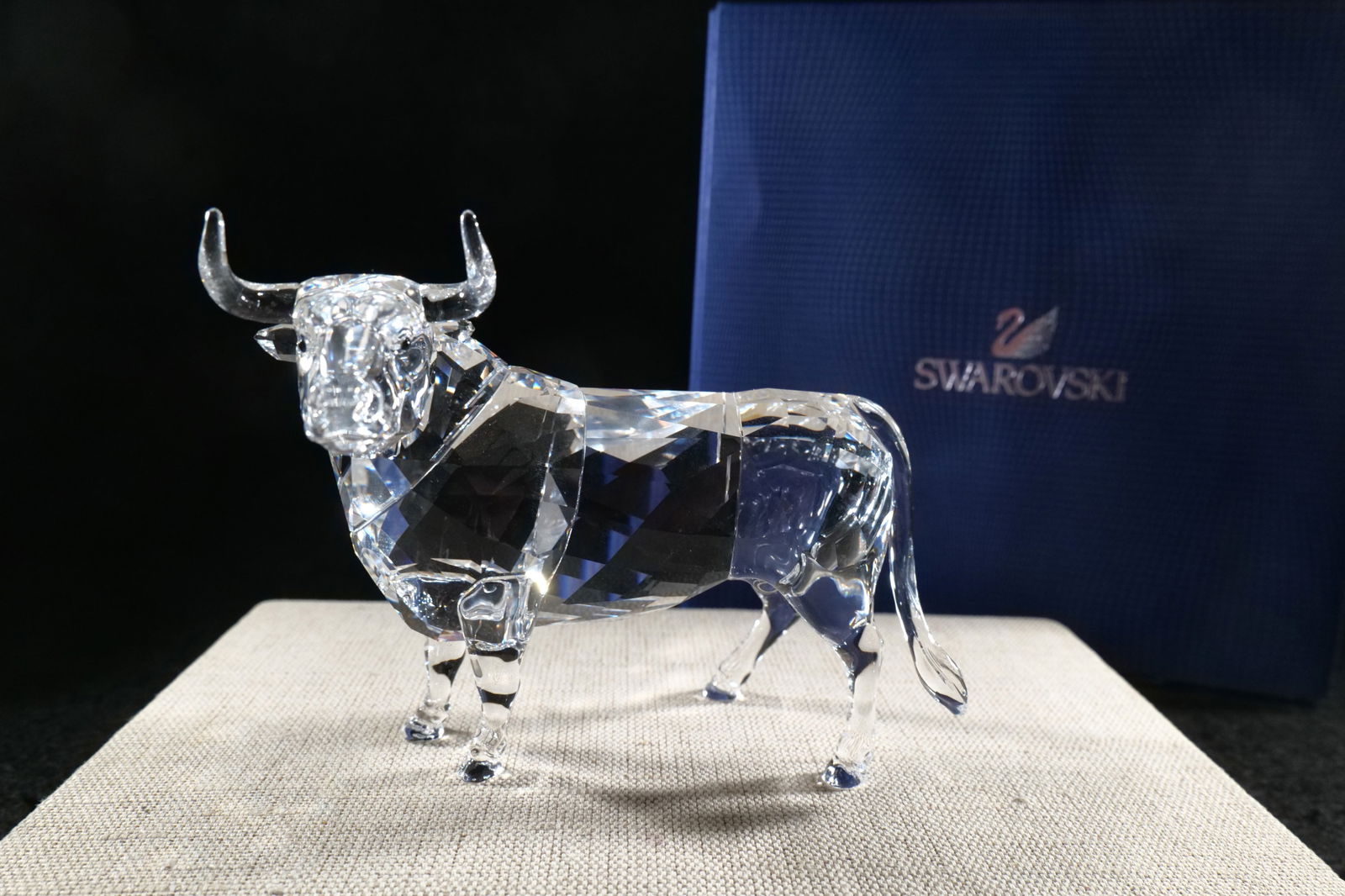 Swarovski Crystal Bull Figurine (1 of 7)