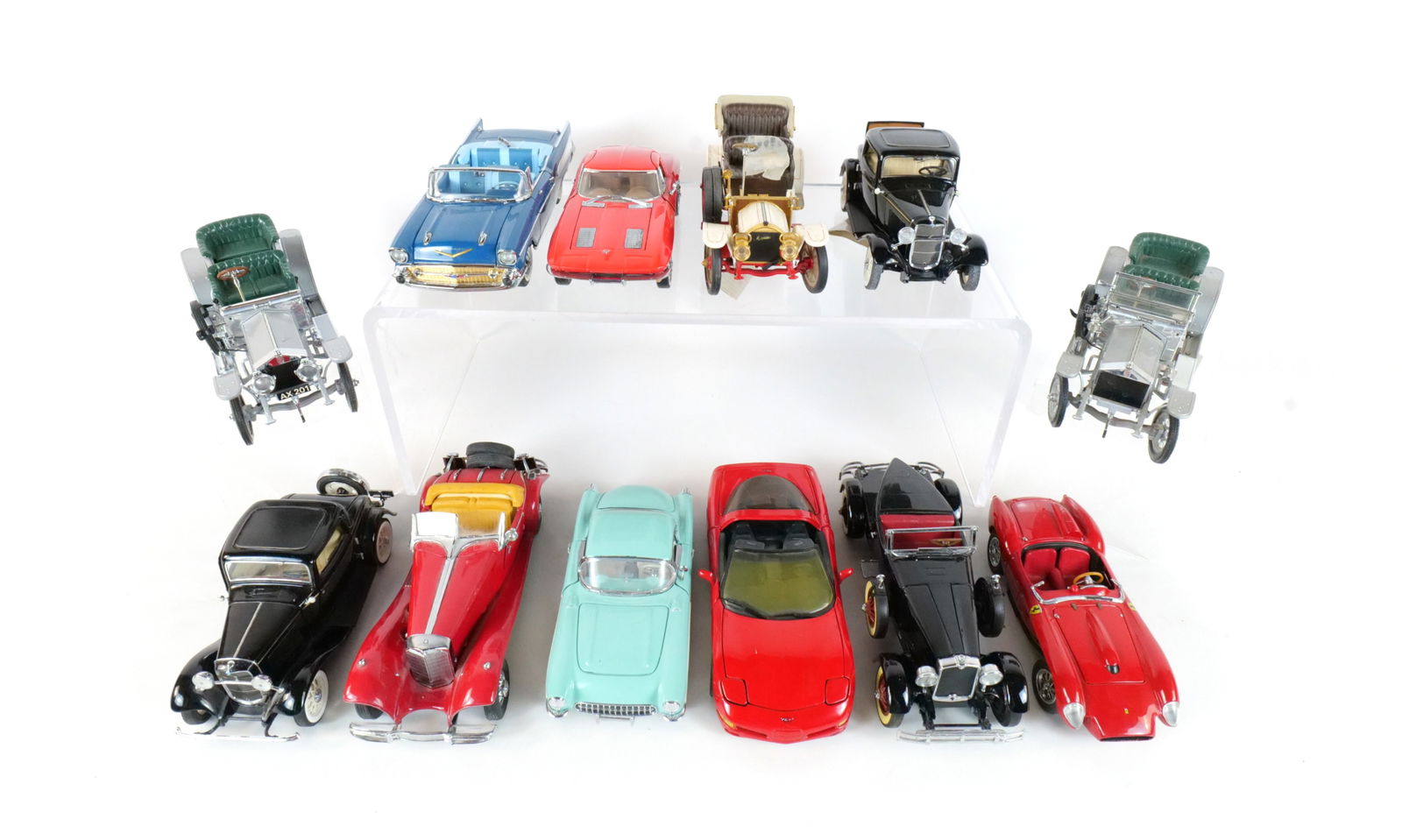 Lot of 12 Assorted Diecast Cars 1:24 (1 of 19)