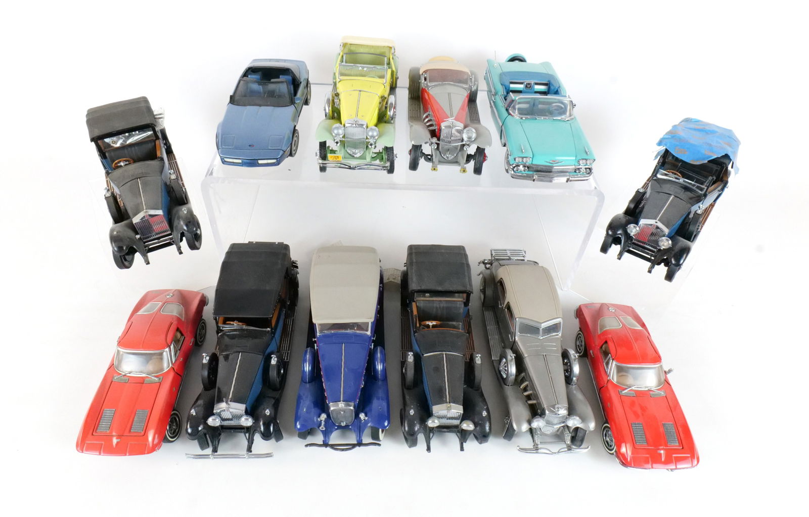 Lot of 12 Assorted Diecast Cars 1:24 (1 of 19)