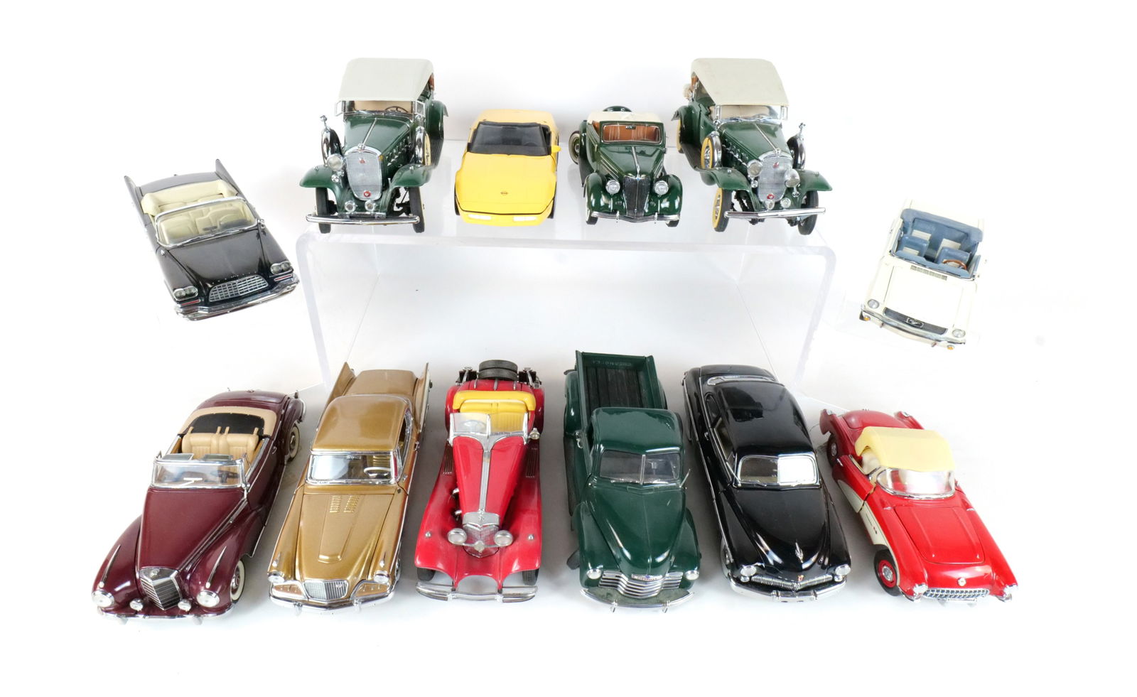 Lot of 12 Assorted Diecast Cars 1:24 (1 of 19)