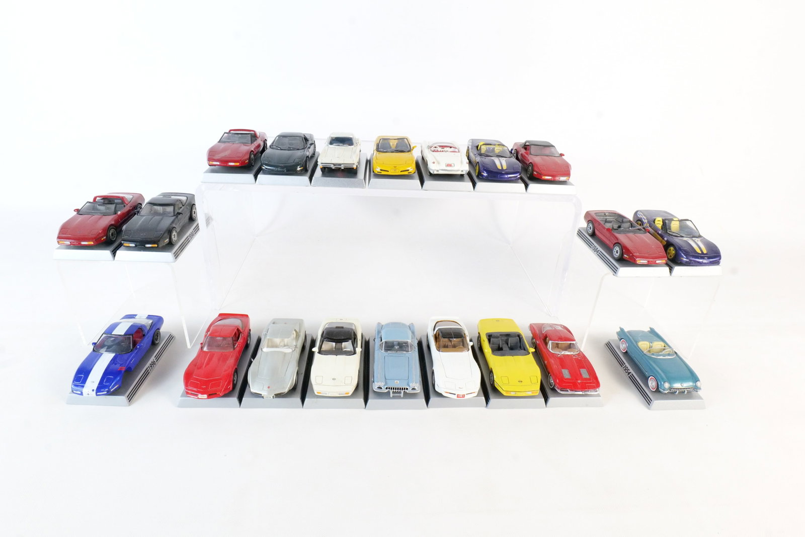 Lot of 20 Danbury Mint 1:43 Scale Diecast Corvette's: Lot of 20 Danbury Mint 1:43 Scale Diecast Corvette's. Including 1954. 1980, 1981, 1964, 1984, 1988, and More. Full Disclosure - Most Cars in this sale are AS-IS unless specified otherwise. They came f