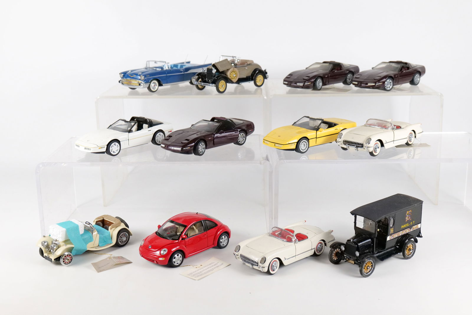 Lot of 12 Assorted 1:24 Scale Diecast Cars (1 of 17)