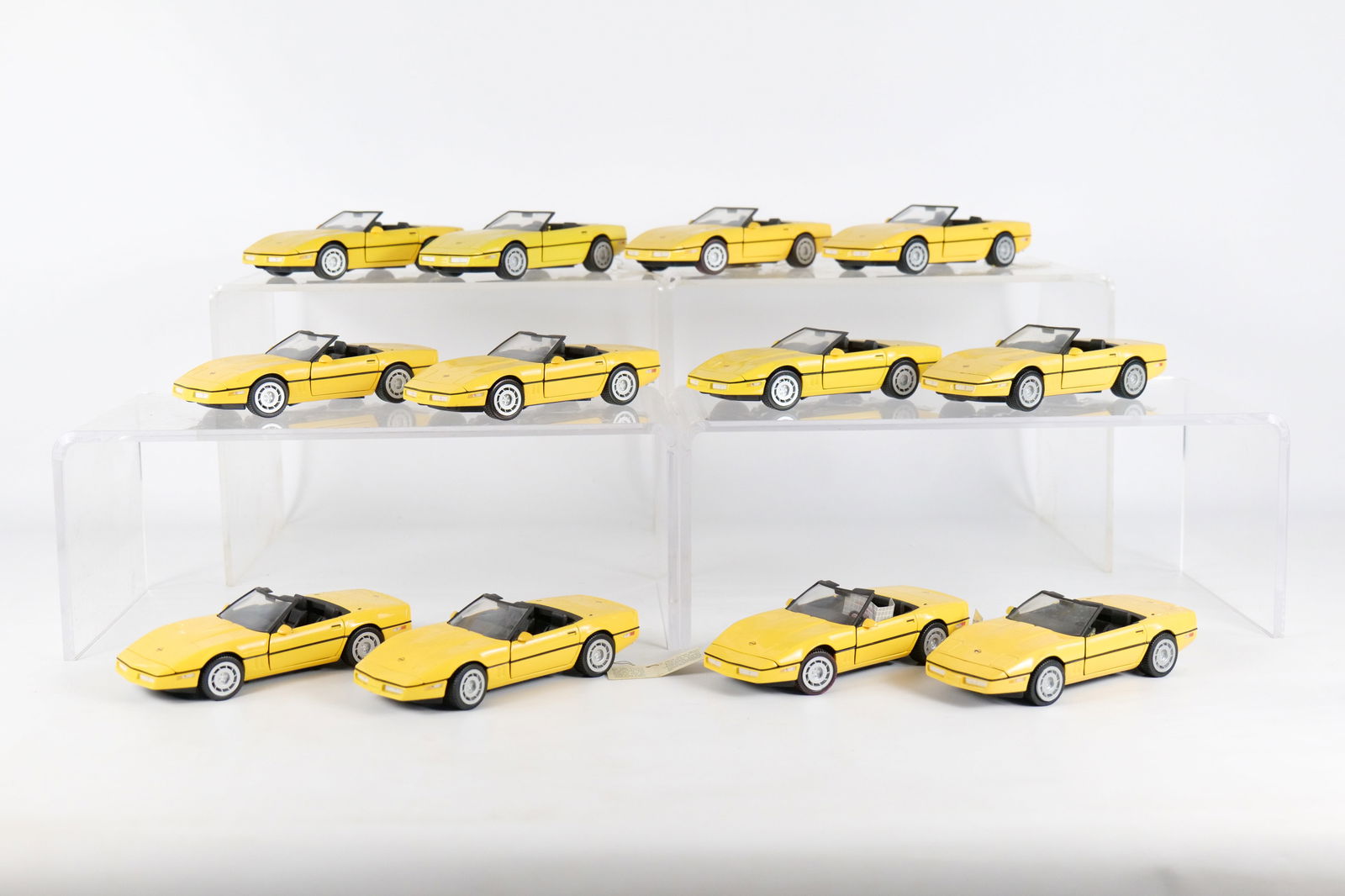 Lot of 12 Franklin Mint 1986 Corvette Diecast Cars: Lot of 12 Franklin Mint 1986 Corvette Diecast Cars - 1:24 Scale. Full Disclosure - Most Cars in this sale are AS-IS unless specified otherwise. They came from a hoarding situation at an estate. Most a