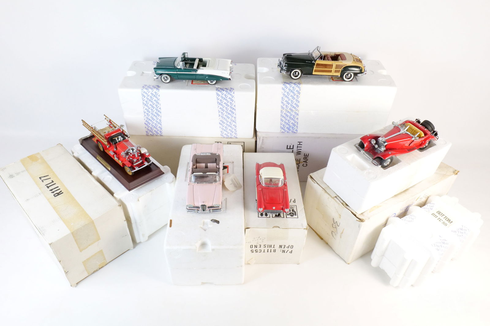 Lot of 6 Franklin Mint 1:24 Scale Diecast Cars: Lot of 6 Franklin Mint 1:24 Scale Diecast Cars. Including 1922 Ahrens-Fox Fire Engine Pumper, 1956 Chevy Bel Air, 1948 Chrysler Town and Country, 1958 Edsel Citation, 1957 Chevy Corvette, 1935 Mercede