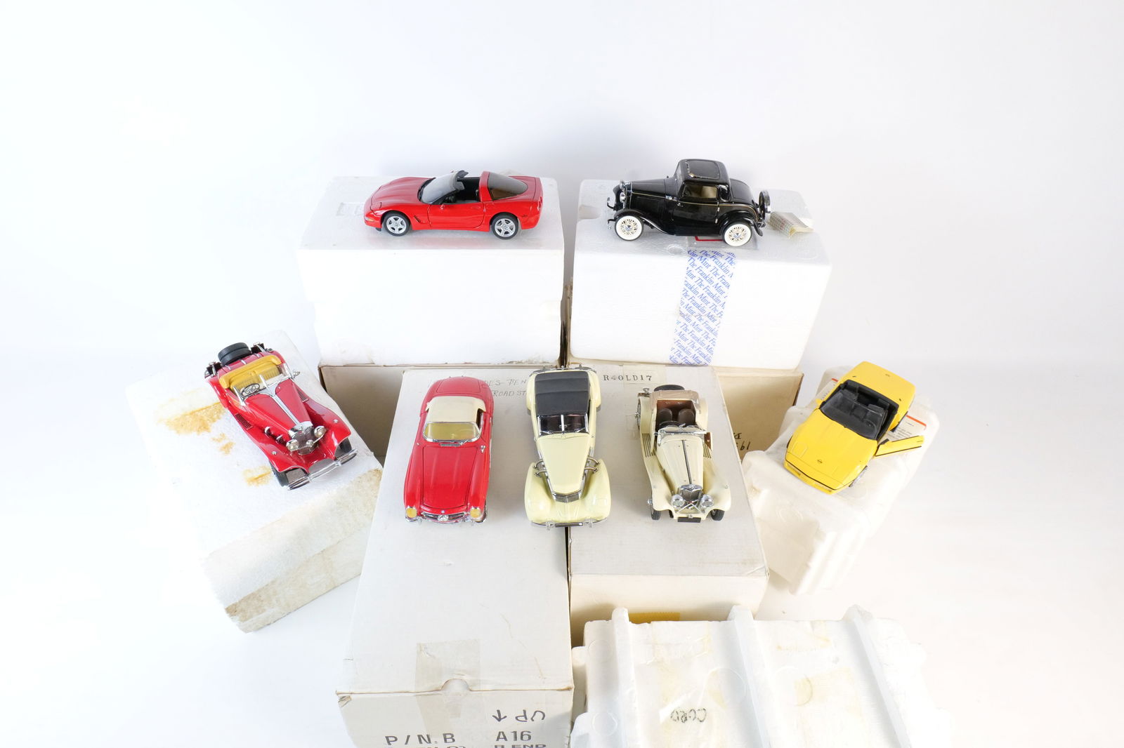 Lot of 6 Franklin Mint 1:24 Scale Diecast Cars: Lot of 6 Franklin Mint 1:24 Scale Diecast Cars. Including 1986 Corvette, 1937 Cord 812 Phaeton Coupe, 1960 Mercedes Benz 300SL Roadster, 1935 Mercedes 500K Roadster, 1938 Jaguar SS100, and 1932 Ford D