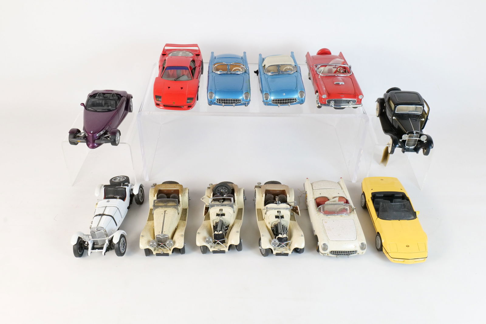 Lot of 12 Assorted 1:24 Scale Diecast Cars (1 of 17)