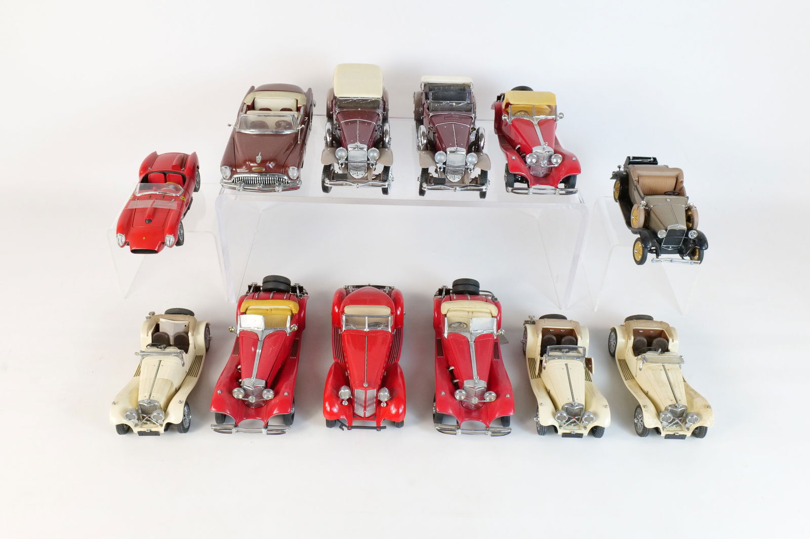 Lot of 12 Assorted 1:24 Scale Diecast Cars (1 of 17)