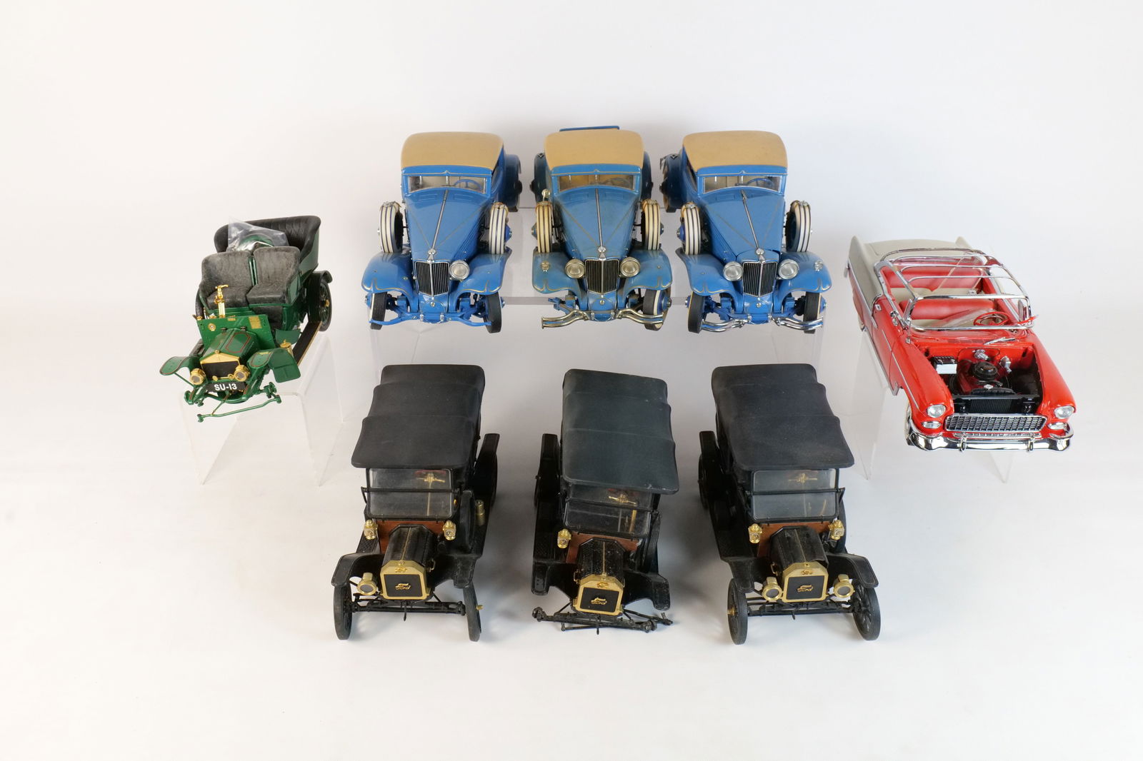 Lot of 7 Danbury and Franklin Mint Diecast Cars: Lot of 7 Danbury and Franklin Mint Diecast Cars. Larger Scale 1:16 and 1:18. Including 1929 Cord L-29 Coupe, 1913 Ford Model T and More. Full Disclosure - Most Cars in this sale are AS-IS unless speci