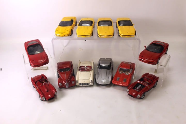 Lot of 12 Assorted 1:24 Scale Diecast Cars (1 of 15)