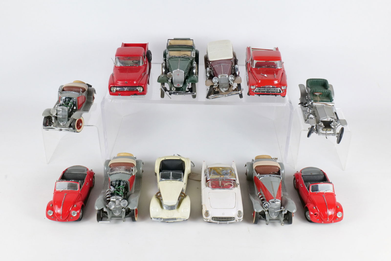 Lot of 12 Assorted 1:24 Scale Diecast Cars (1 of 17)