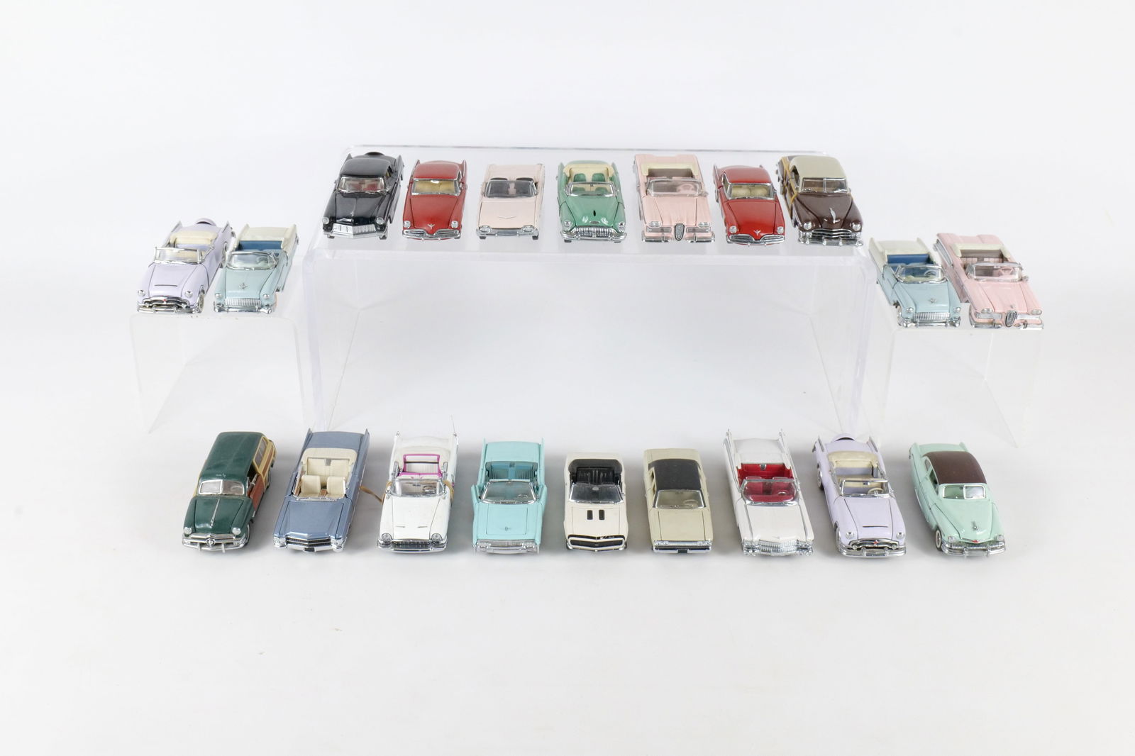 Lot of 20 Franklin Mint 1:43 Scale Diecast Cars: Lot of 20 Franklin Mint 1:43 Scale Diecast Cars. Including 1953 Studebaker Starliner, 1956 Ford Thunderbird, 1958 Edsel Citation, 1963 Rambler Classic, 1955 Chevy Bel Air and More. Full Disclosure - M