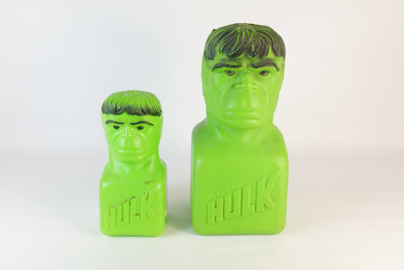 Lot of 2 Vintage Incredible Hulk Blow Mold Banks: Lot of 2 Vintage Incredible Hulk Blow Mold Banks. Including 10.5" tall x 15.5" tall. The taller one has been pushed to be opened. The other has not. All invoices must be paid within 24 hours of the sa