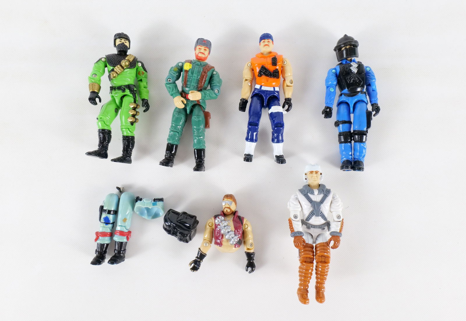 Lot of 6 Hasbro 1990's GI Joe 3.75" Figures: Lot of 6 Hasbro 1990's GI Joe 3.75" Figures. Including Big Bear, Shockwave, Firefly, Cutter, Monkey Wrench, and Cold Front. Monkey Wrench needs to be restrung. All invoices must be paid within 24 hour