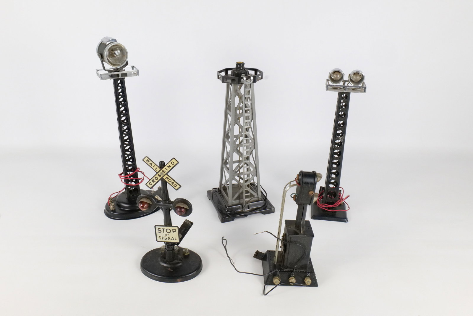 Lot of Train Accessories: Lot of Train Accessories. Including Railroad Crossing, Spotlights, and More. All invoices must be paid within 24 hours of the sale. We offer multiple shipping options, please read the shipping terms t