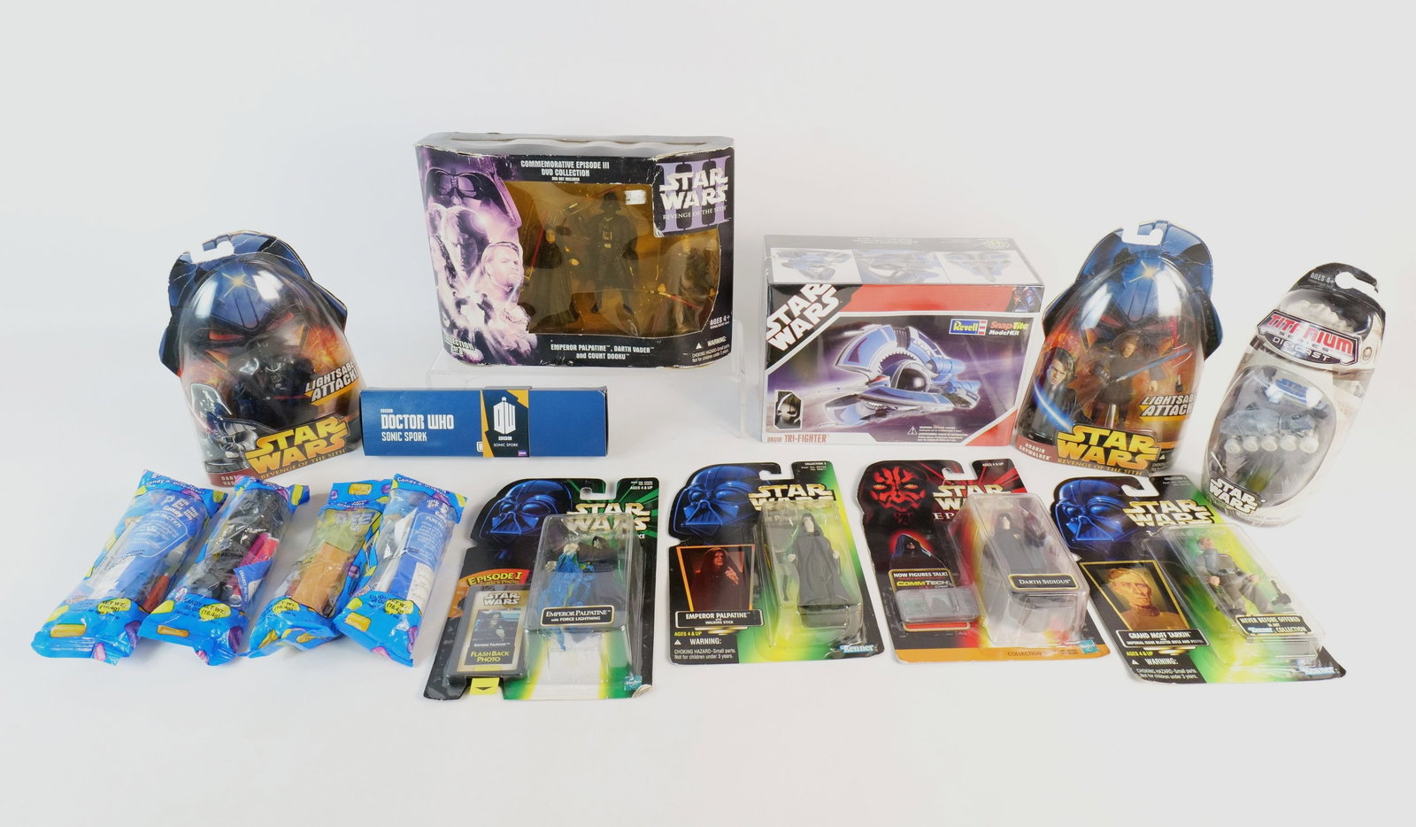 Lot of Star Wars Toys and Collectibles (1 of 18)