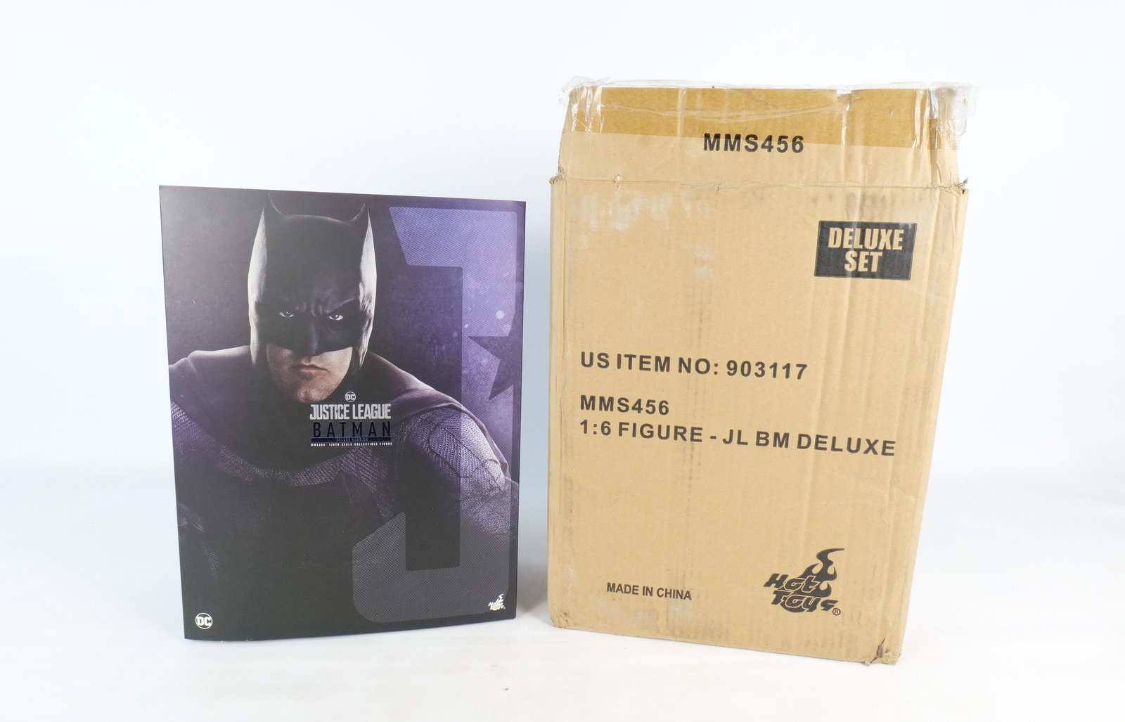 Hot Toys DC Justice League Batman 1/6 Scale Collectible Figure: Hot Toys DC Justice League Batman 1/6 Scale Collectible Figure. MMS 456. New in box with Shipper. All invoices must be paid within 24 hours of the sale. We offer multiple shipping options, please read