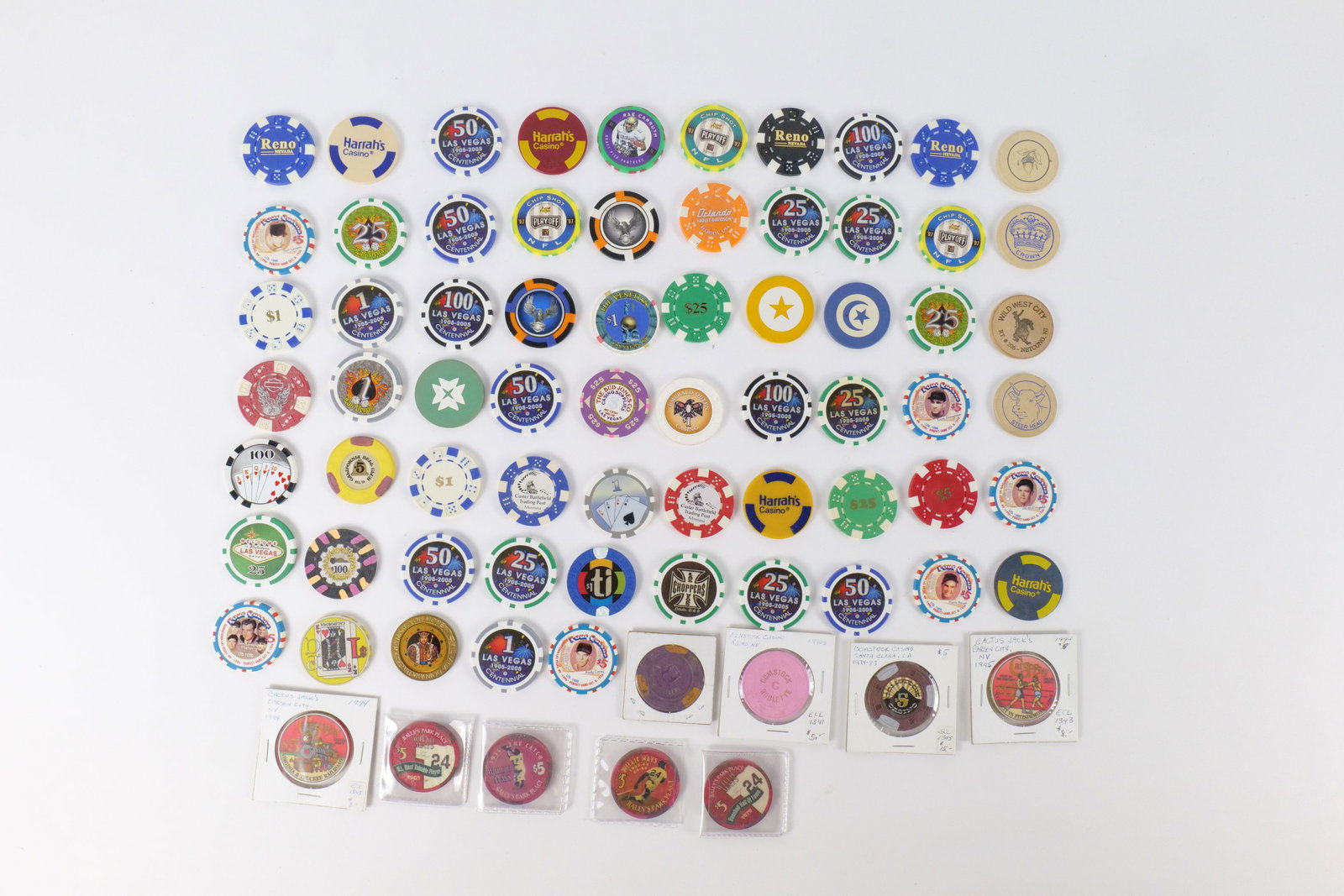 Group Lot of Poker Chips (1 of 20)