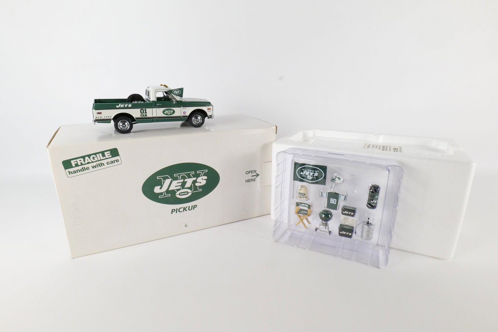 Danbury Mint New York Jets Tailgate Pickup (1 of 14)