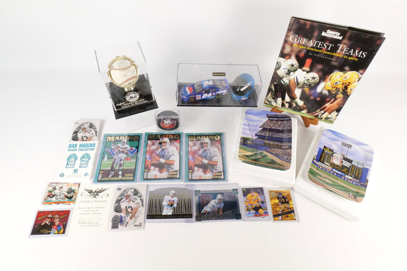 Lot of Sports Collectibles (1 of 12)