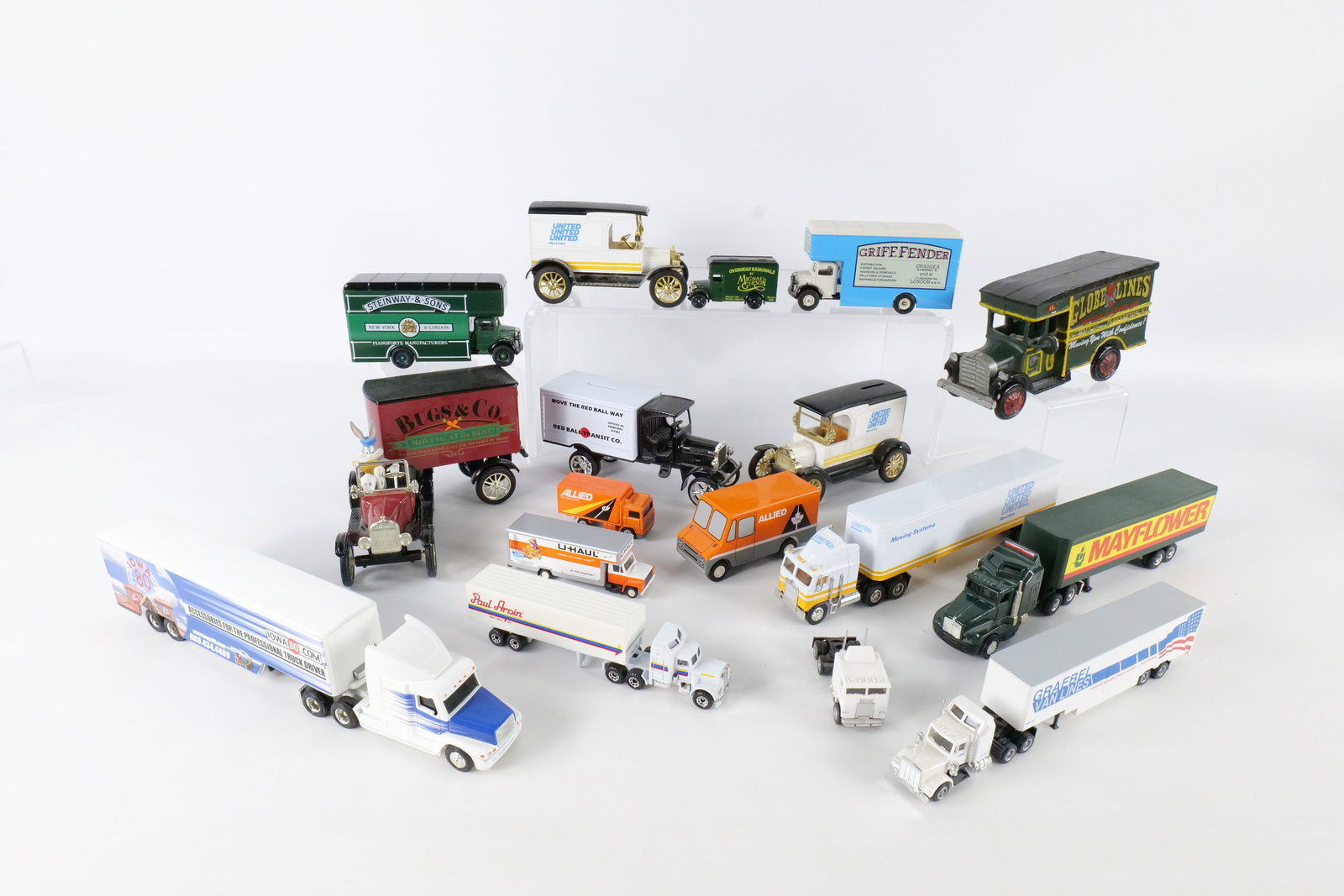 Lot of Diecast and Cast Iron Vehicles (1 of 19)
