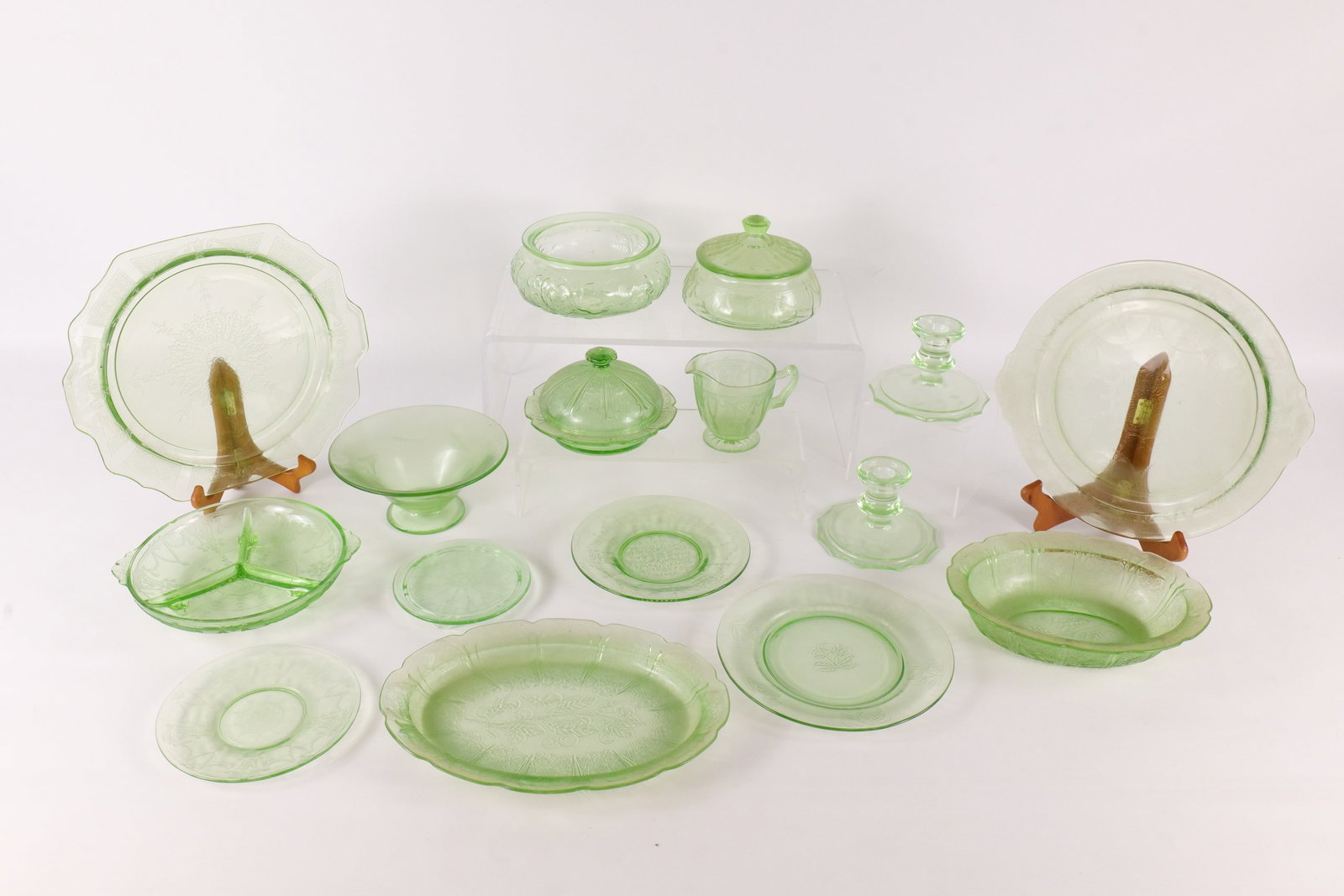 Group Lot of Green Depression Glass (1 of 16)