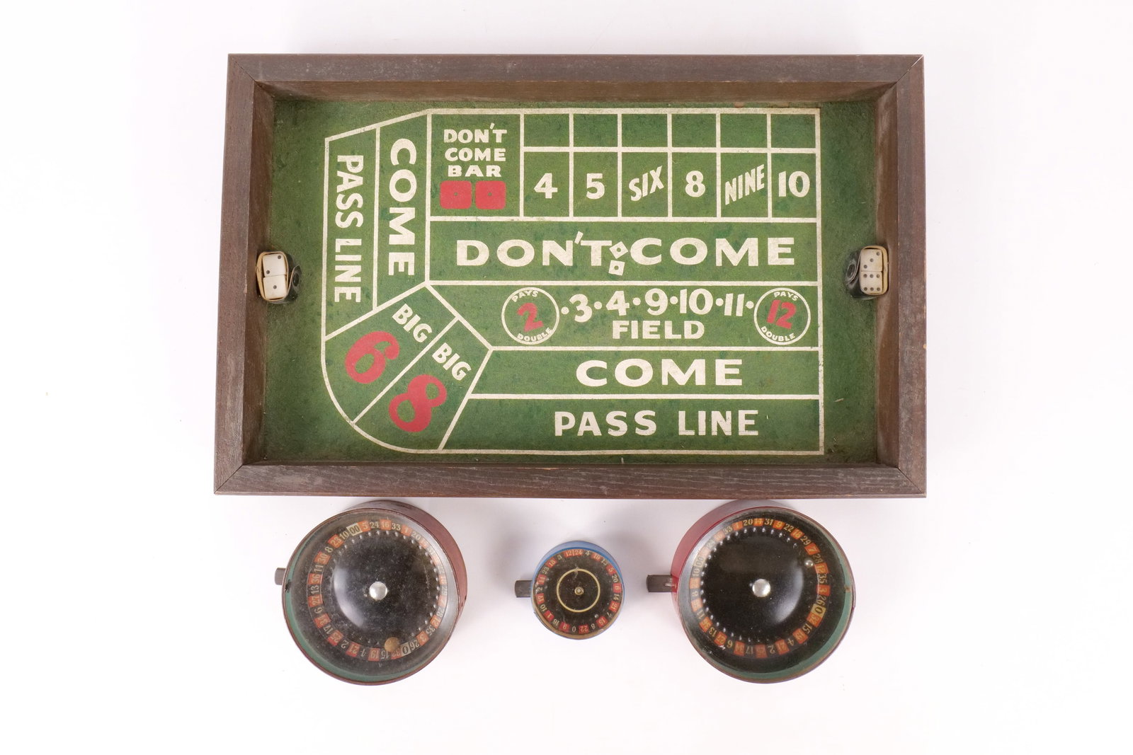 Vintage Tabletop Casino Set (1 of 15)