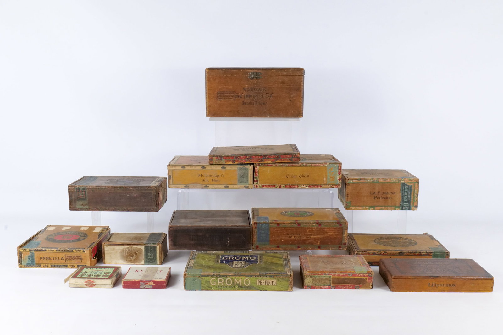 Large Lot of Vintage Tobacciana - 15+ Pieces - Wood and Litho (1 of 20)